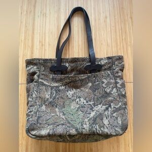 Filson Makinaw wool tote bag